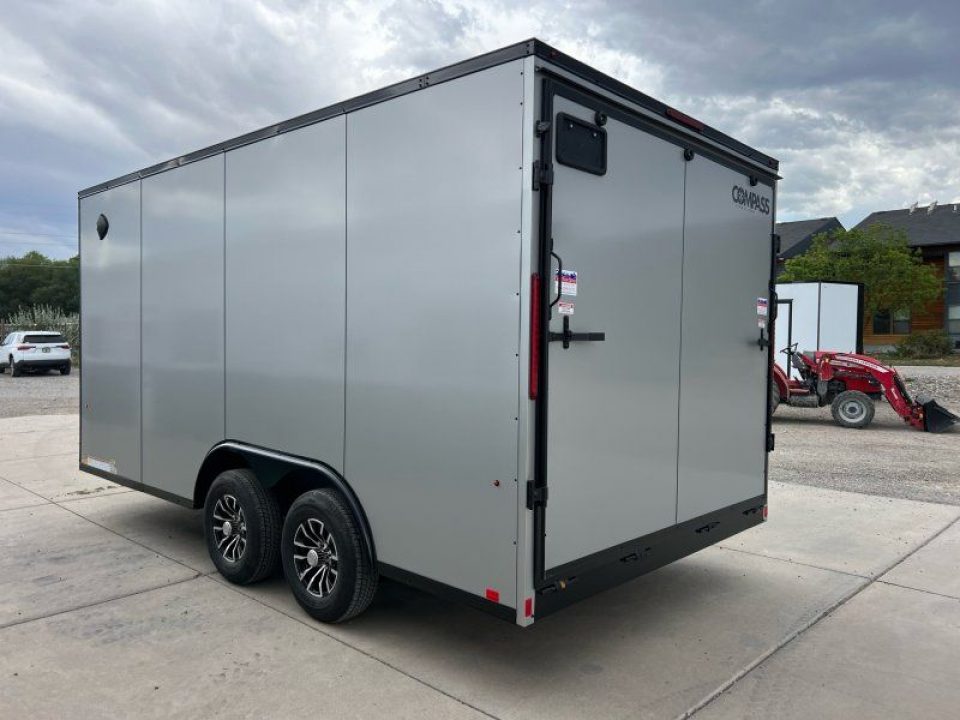 2027 Compass Indigo DLX photo 4
