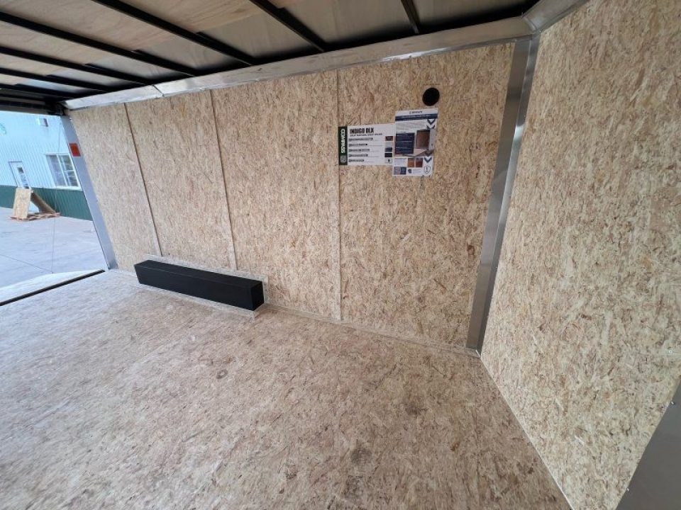 2027 Compass Indigo DLX photo 9