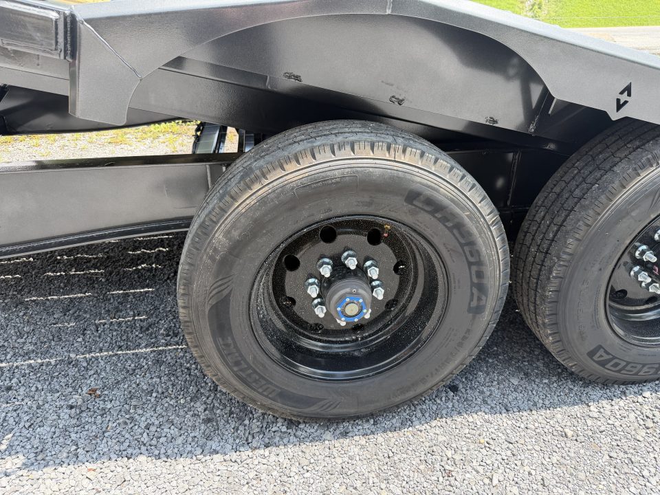 New 2026 Diamond C HXD210 DRIVE OVER FENDER TILT TRAILER ***ABS BRAKES*** 102”X22’