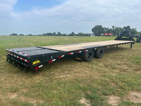 New 2027 Big Tex 102x40 Tandem 23.9K GN Flatbed w/ 2-Speed Jacks, 5' Dove, & Mega Ramps