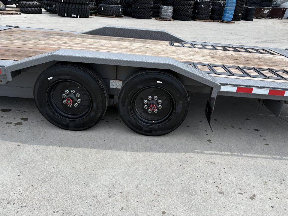 Used 2025 Midsota TBWB26-GN-184 Tilt Trailer