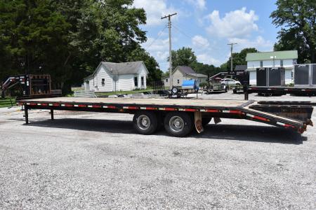 Used 2017 CornPro 28+5 GN 12K Flatbed Trailer