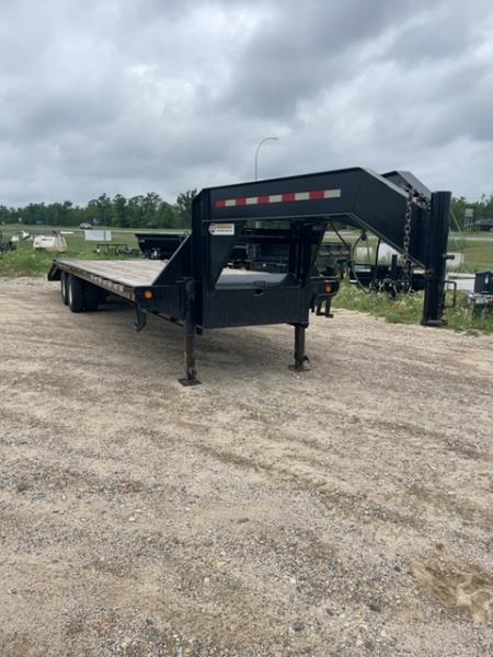 Used 2022 PJ Trailers Gooseneck Deck over 102x30 Tandem Dually Equipment Trailer