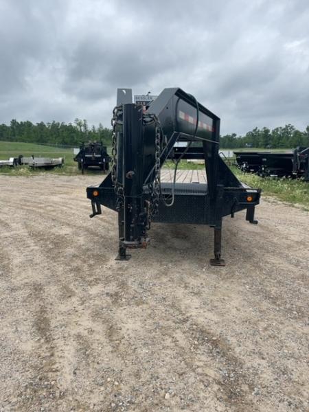 Used 2022 PJ Trailers Gooseneck Deck over 102x30 Tandem Dually Equipment Trailer