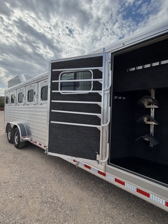 New 2027 Hart Trailer 6 HORSE TRADITION Horse Trailer