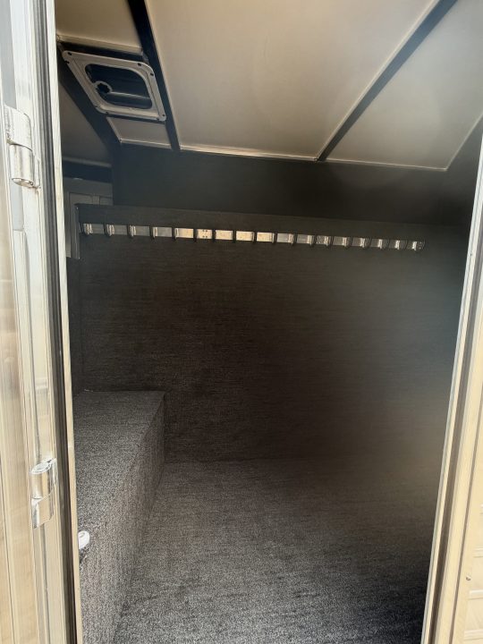 New 2027 Hart Trailer 6 HORSE TRADITION Horse Trailer