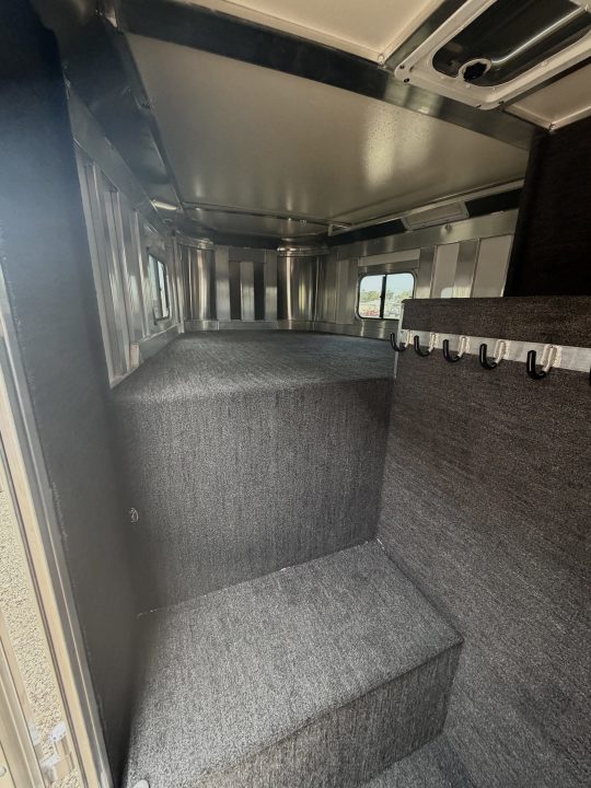 New 2027 Hart Trailer 6 HORSE TRADITION Horse Trailer