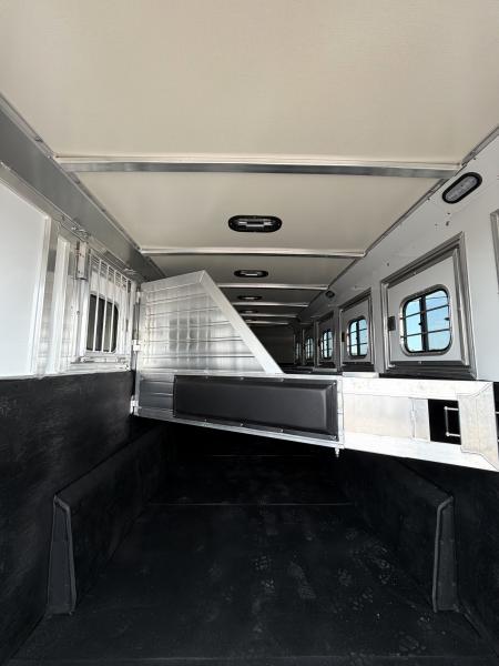 New 2027 Hart Trailer 6 HORSE TRADITION Horse Trailer
