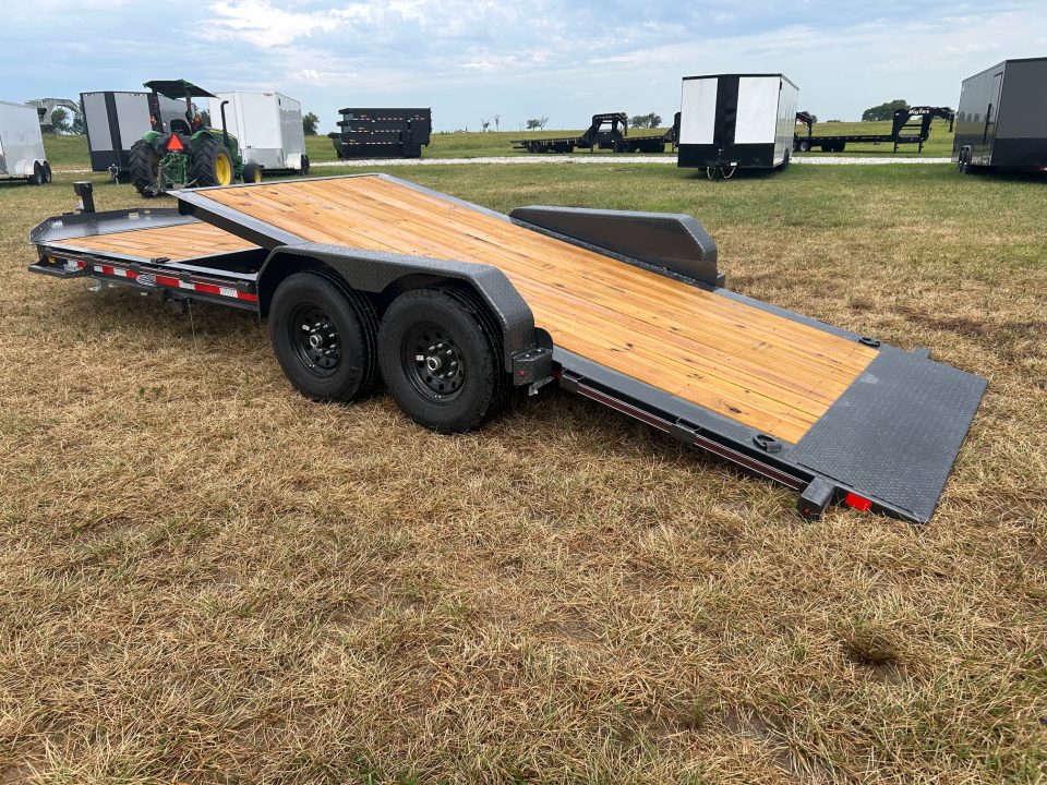 New 2027 Diamond C 82x22 Tandem 15.5K Gravity Tilt w/ 6' Stationary Deck & Toolbox