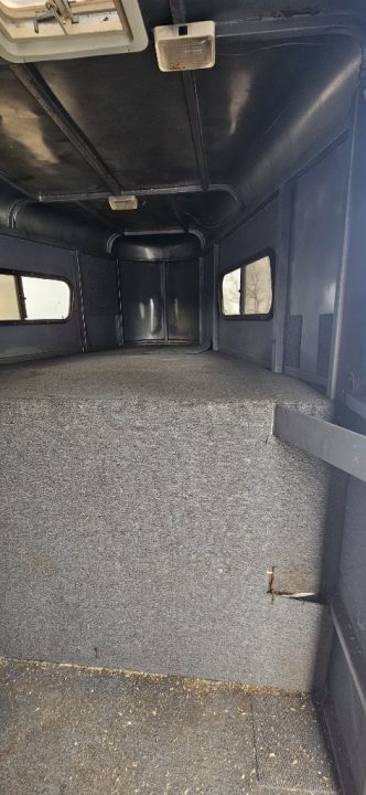 Used 1991 Trails West 3-Horse Slant Horse Trailer