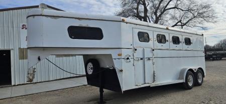 Used 1991 Trails West 3-Horse Slant Horse Trailer