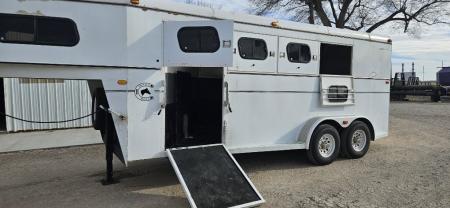 Used 1991 Trails West 3-Horse Slant Horse Trailer