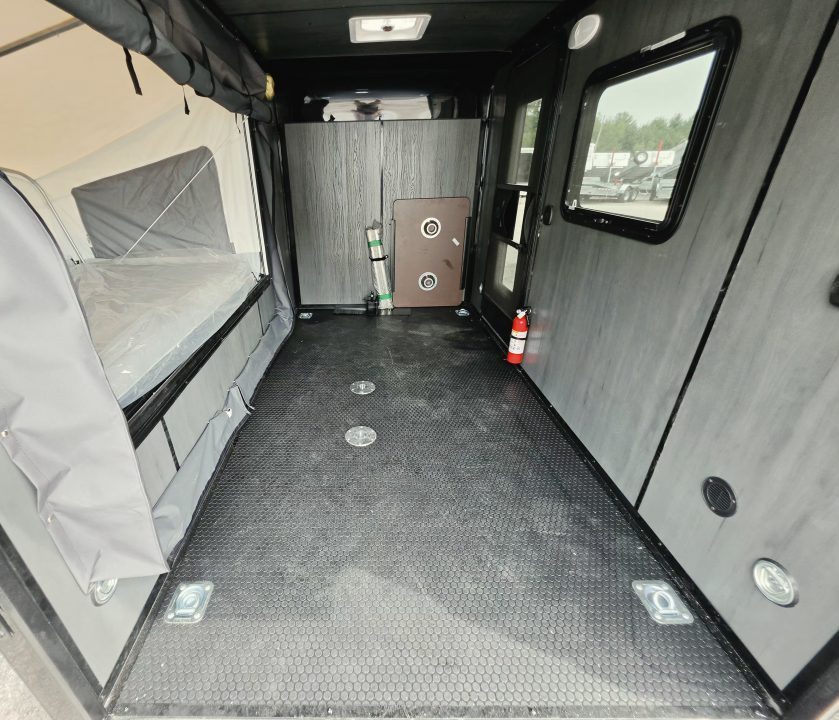 New 5.5 X 10 TENT TRAILER ENCLOSED FOLD OUT BUNK REAR RAMP DOOR 2027 CARGO MATE