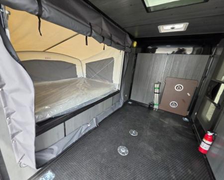 New 5.5 X 10 TENT TRAILER ENCLOSED FOLD OUT BUNK REAR RAMP DOOR 2027 CARGO MATE