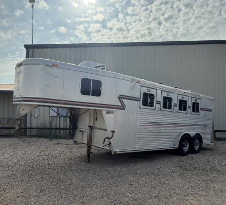 Used 1993 Sooner Gooseneck 3 Horse Slant Horse Trailer Stock / Stock Combo Trailer
