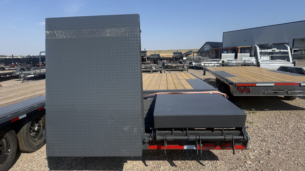 New 2027 Lamar Trailers TRAILER Deckover Trailer