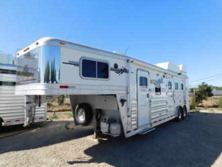 Used 2009 Platinum 3H 10' LQ Horse Trailer