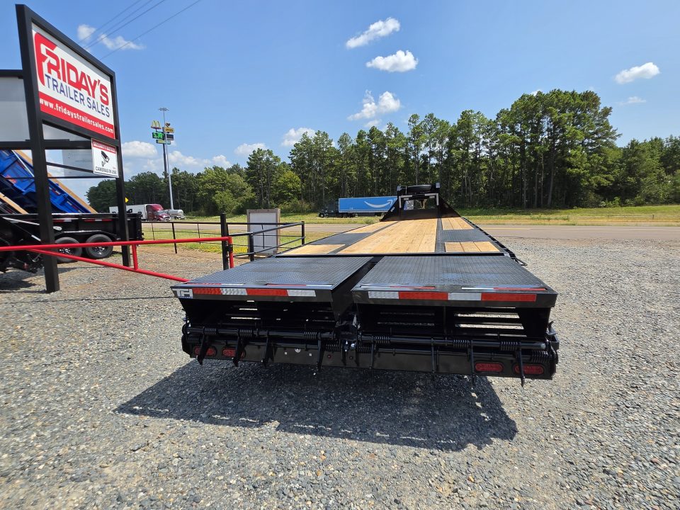 New 2026 Top Hat Trailers GN259 LO PROFILE 27'+5' x 102" Equipment Trailer