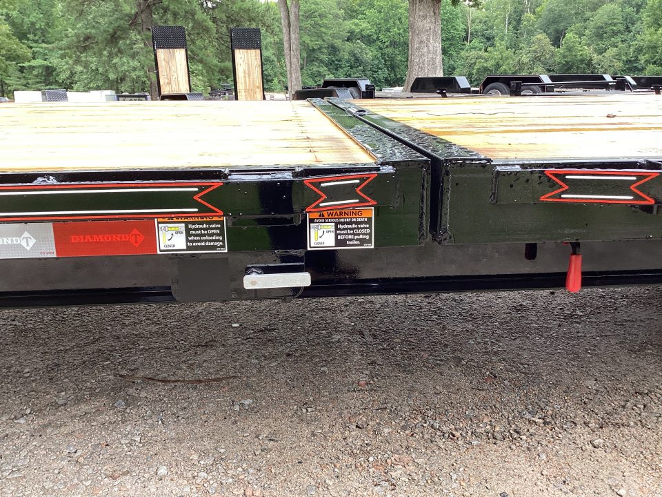 New 2026 Diamond T 10226DO Tilt Trailer