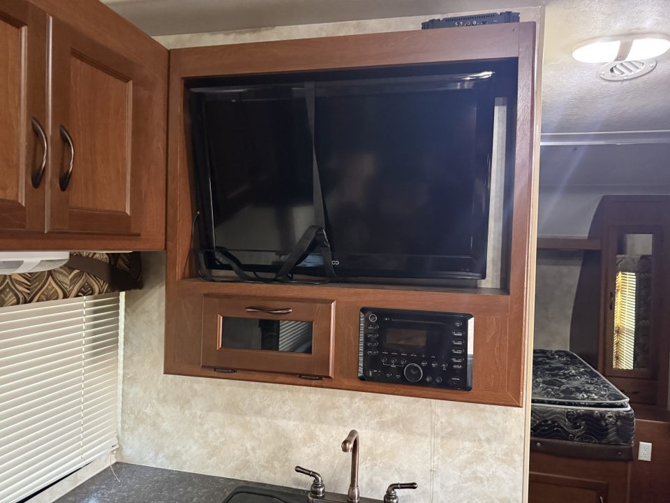 New 2013 Pacific Coachworks SANDSPORT 24 FBSL Other