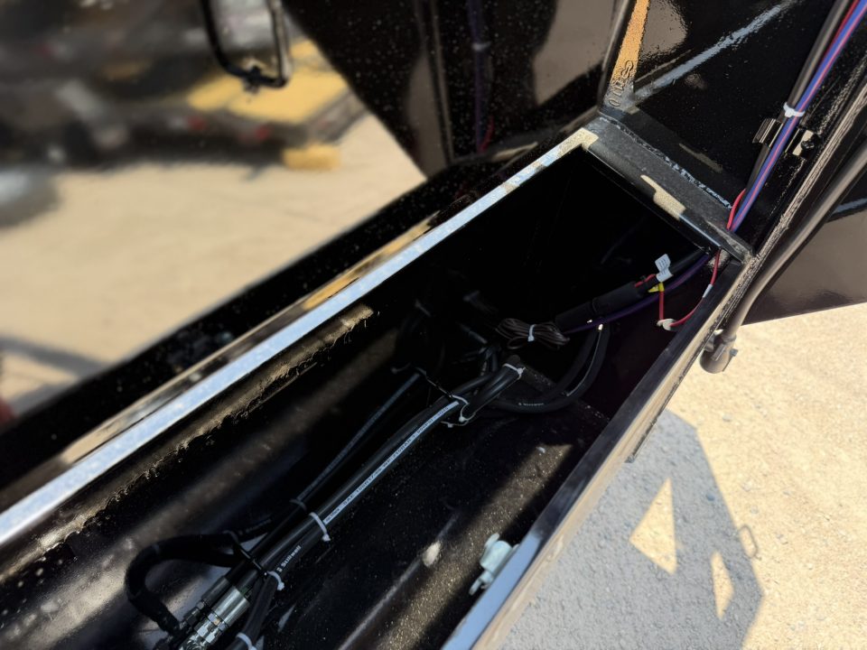 New 2026 Diamond T 8.5-25 Tandem Dual Gooseneck Tilting Deckover Equipment Hauler 24K GVWR