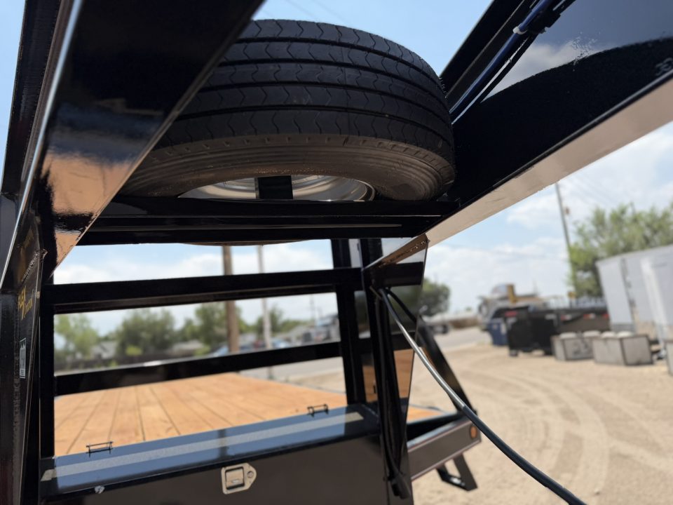 New 2026 Diamond T 8.5-25 Tandem Dual Gooseneck Tilting Deckover Equipment Hauler 24K GVWR