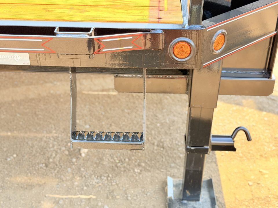 New 2026 Diamond T 8.5-25 Gooseneck Deckover Equipment Hauler (GVWR?)