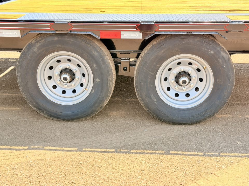 New 2026 Diamond T 8.5-25 Gooseneck Deckover Equipment Hauler (GVWR?)
