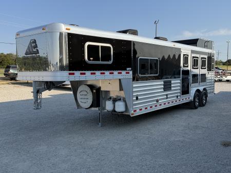 Used 2018 Elite 3 Horse Gooseneck 11' Living Quarters Horse Trailer