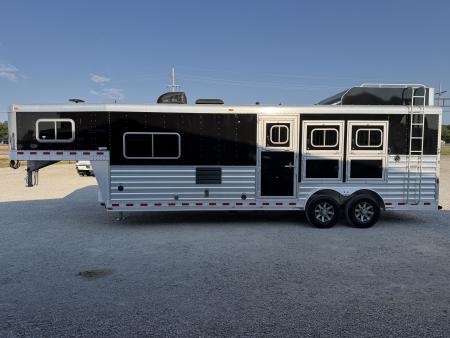Used 2018 Elite 3 Horse Gooseneck 11' Living Quarters Horse Trailer