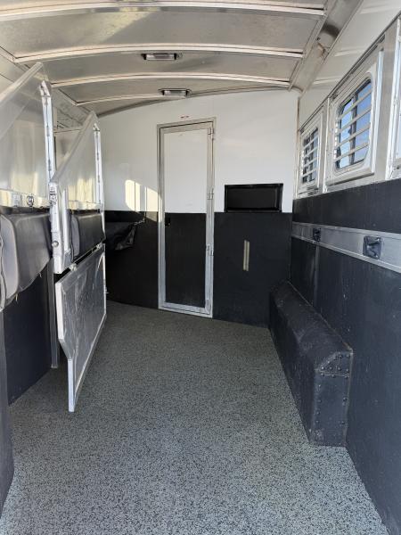 Used 2018 Elite 3 Horse Gooseneck 11' Living Quarters Horse Trailer