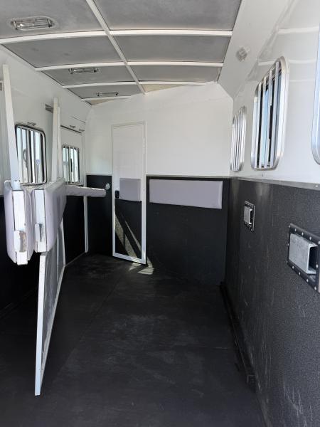 Used 2012 Bison 3 Horse Gooseneck 9' Living Quarters Horse Trailer