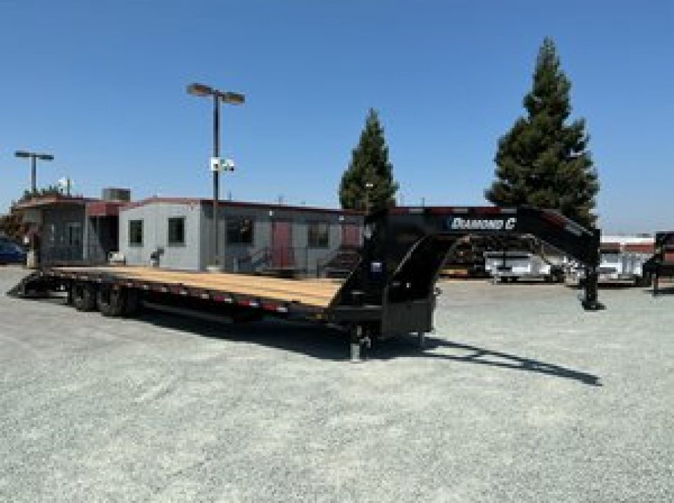New 2026 Diamond C Trailers FMAX212L35X102 MR 8.5FT X 35FT 25.9K GVW Gooseneck Equipment Trailer