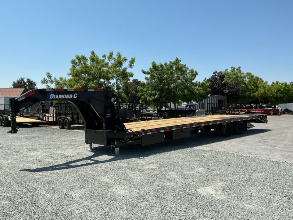 New 2026 Diamond C Trailers FMAX212L35X102 MR 8.5FT X 35FT 25.9K GVW Gooseneck Equipment Trailer
