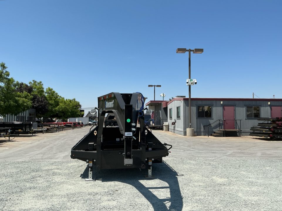 New 2026 Diamond C Trailers FMAX212L35X102 MR 8.5FT X 35FT 25.9K GVW Gooseneck Equipment Trailer