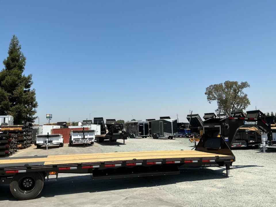New 2026 Diamond C Trailers FMAX212L35X102 MR 8.5FT X 35FT 25.9K GVW Gooseneck Equipment Trailer