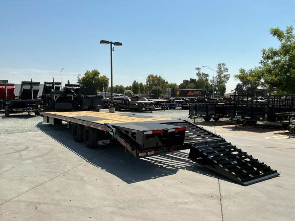 New 2026 Diamond C Trailers FMAX212L35X102 MR 8.5FT X 35FT 25.9K GVW Gooseneck Equipment Trailer