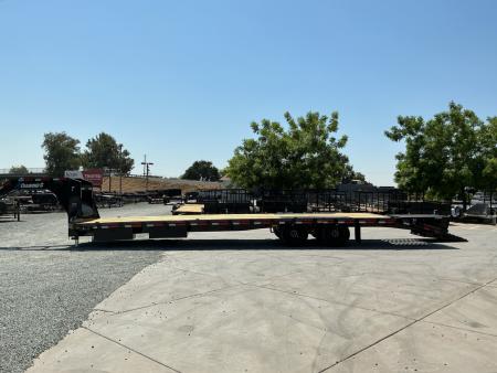 New 2026 Diamond C Trailers FMAX212L35X102 MR 8.5FT X 35FT 25.9K GVW Gooseneck Equipment Trailer