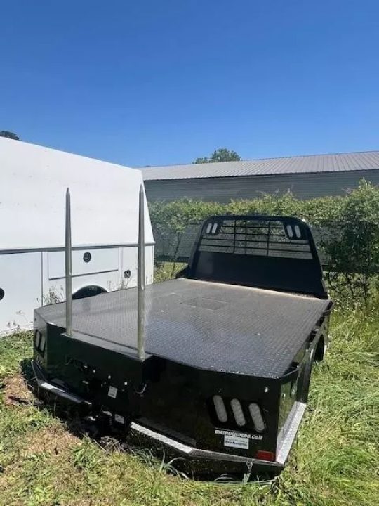 New 2022 CM Truck Beds BLSK 9'4x94x60 Bale Spike