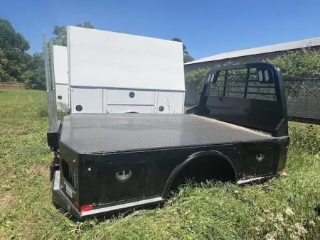 New 2022 CM Truck Beds BLSK 9'4x94x60 Bale Spike