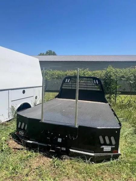 New 2022 CM Truck Beds BLSK 9'4x94x60 Bale Spike