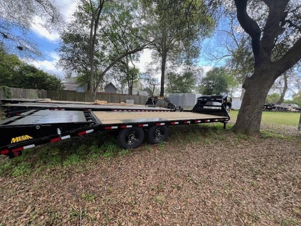 New 2025 Big Tex Trailers 14GN-20+5MR Flatbed Trailer