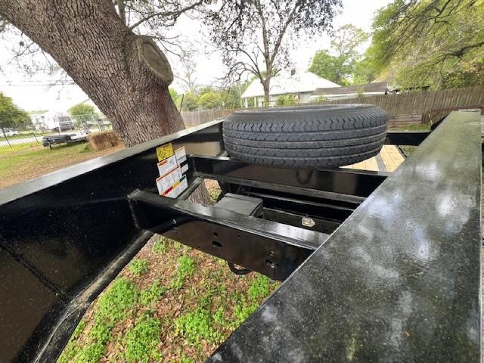New 2025 Big Tex Trailers 14GN-20+5MR Flatbed Trailer