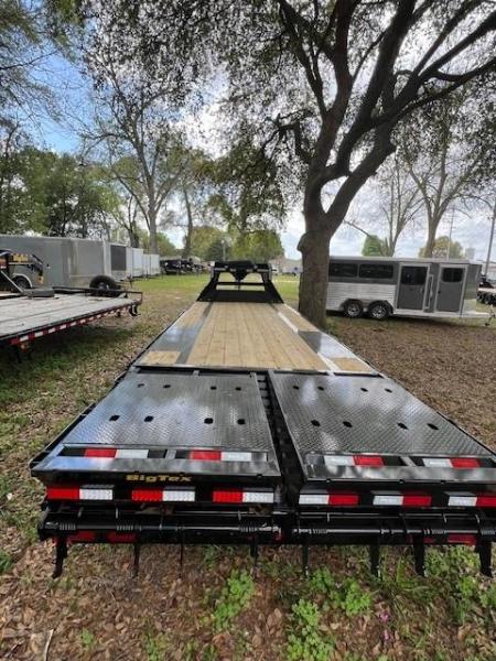 New 2025 Big Tex Trailers 14GN-20+5MR Flatbed Trailer