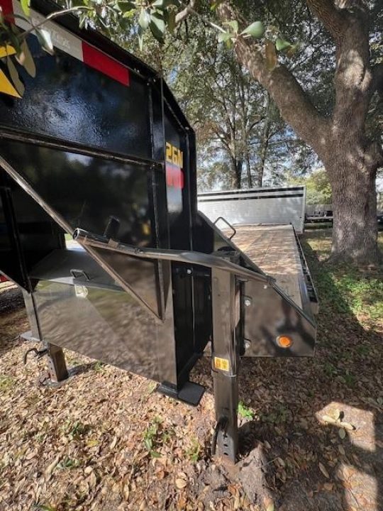 New 2025 Big Tex Trailers 22GN-25D5A Deckover Trailer
