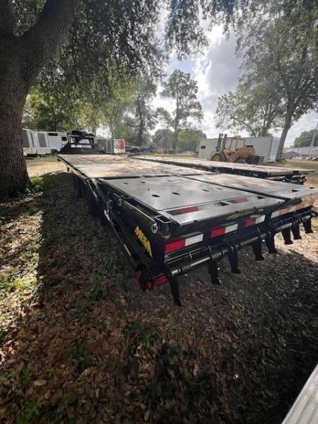 New 2025 Big Tex Trailers 22GN-25D5A Deckover Trailer