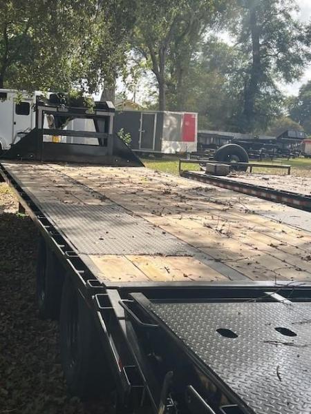 New 2025 Big Tex Trailers 22GN-25D5A Deckover Trailer