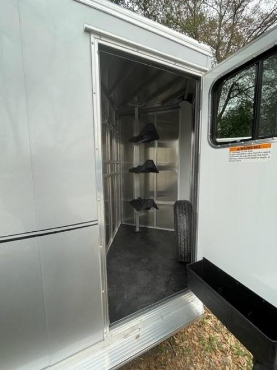 New 2024 Frontier Trailers Strider 3H BP Horse Trailer