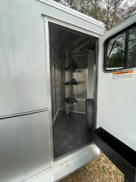 New 2024 Frontier Trailers Strider 3H BP Horse Trailer
