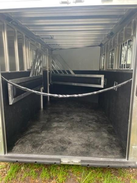 New 2024 Frontier Trailers Strider 3H BP Horse Trailer
